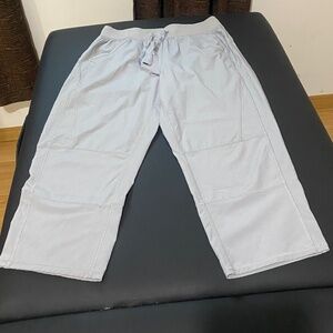 Lightweight Capri Pants